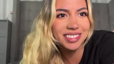 urgfmandy online show from December 16, 2:49 am