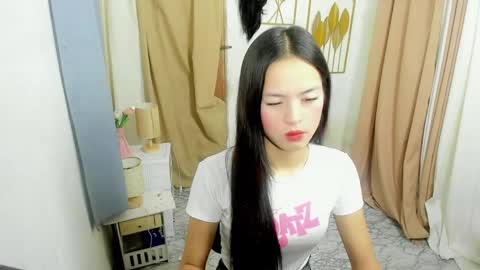 im zhairaallison dont for get follow me online show from March 17, 6:17 am