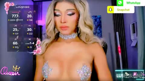 Snapshot of urgoddess_bella chatting on June 7, 12:59 am My bella 3 online show from June 7, 12:59 am