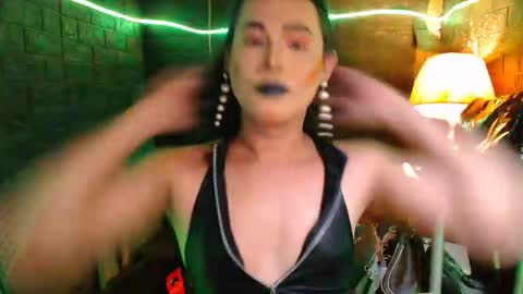 queen norelle online show from February 15, 9:55 pm