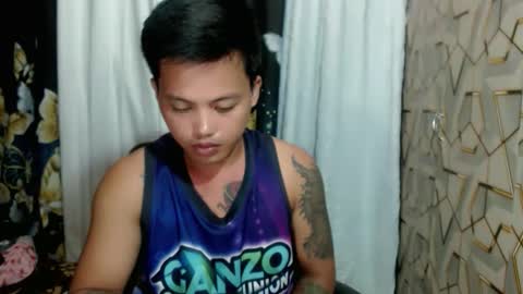 Snapshot of urhot_fucker13 chatting on May 5, 8:17 pm JUST CALL MY NAME jayrus online show from May 5, 8:17 pm