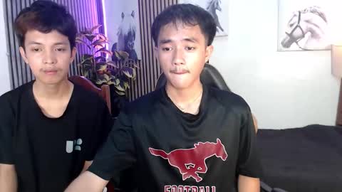 Snapshot of urhot_johny chatting on April 15, 9:38 am urhot_johny online show from April 15, 9:38 am