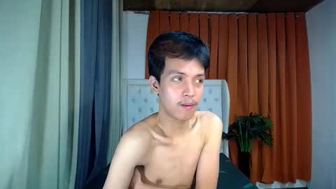 Snapshot of urhot_johny chatting on April 19, 6:32 pm urhot_johny online show from April 19, 6:32 pm
