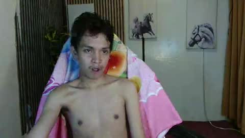 Snapshot of urhot_johny chatting on May 3, 10:10 am urhot_johny online show from May 3, 10:10 am