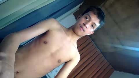 Snapshot of urhot_johny chatting on May 15, 12:45 pm urhot_johny online show from May 15, 12:45 pm