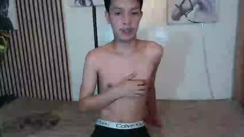Snapshot of urhot_johny chatting on May 25, 3:12 am urhot_johny online show from May 25, 3:12 am