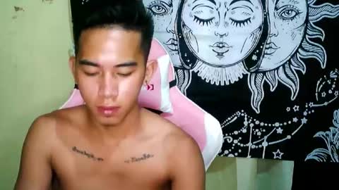 Snapshot of urhot_joshxx chatting on February 11, 3:29 pm Josh online show from February 11, 3:29 pm