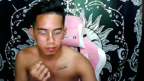 Snapshot of urhot_joshxx chatting on February 12, 2:56 am Josh online show from February 12, 2:56 am