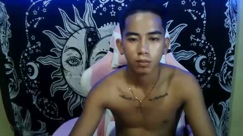 Snapshot of urhot_joshxx chatting on March 12, 2:12 pm Josh online show from March 12, 2:12 pm