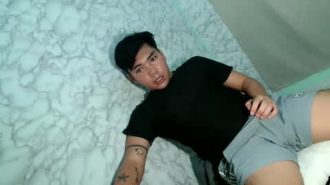 Snapshot of urhot_kharlxoxo chatting on May 8, 5:57 am john carlo online show from May 8, 5:57 am