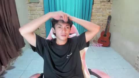 urhotasian_johnfikexx online show from June 2, 4:47 am
