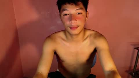 Snapshot of urhotethanxx chatting on December 5, 10:33 am Ethan online show from December 5, 10:33 am