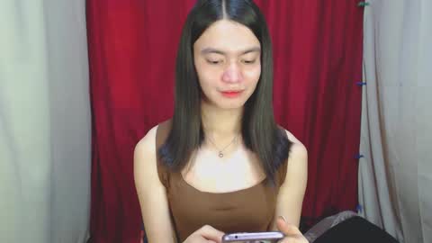 Snapshot of urhottiest_katey chatting on December 5, 7:27 am Katey online show from December 5, 7:27 am