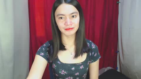 Snapshot of urhottiest_katey chatting on December 6, 5:31 am Katey online show from December 6, 5:31 am