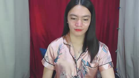 Snapshot of urhottiest_katey chatting on December 23, 5:49 am Katey online show from December 23, 5:49 am