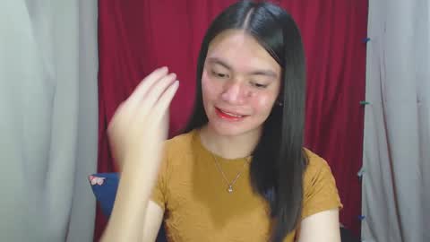 Snapshot of urhottiest_katey chatting on January 15, 6:19 pm Katey online show from January 15, 6:19 pm