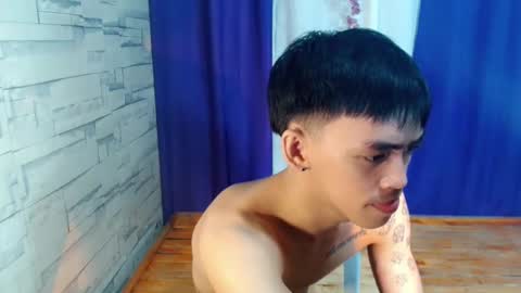 Snapshot of urhunky_boy chatting on June 6, 11:20 pm urhunky_boy online show from June 6, 11:20 pm