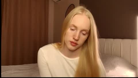 Snapshot of uriyani chatting on May 31, 5:31 pm ElizabethLizy online show from May 31, 5:31 pm