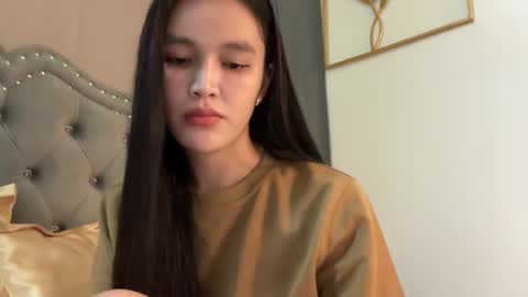 Amira online show from December 22, 1:35 am