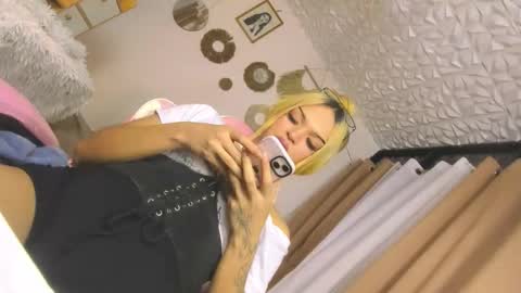 Snapshot of urladyprincessmassivecock chatting on March 19, 5:39 pm jhaii online show from March 19, 5:39 pm