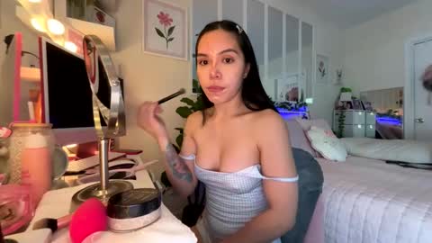 urlittlefilipina online show from February 17, 4:02 pm