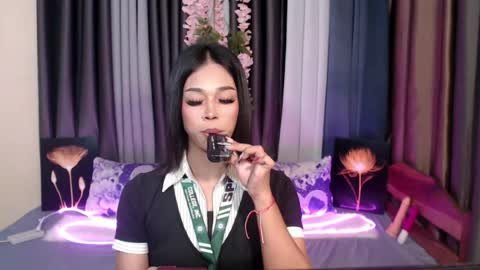 urlovely_jemma online show from July 30, 11:15 pm
