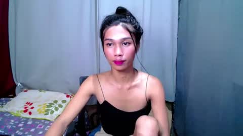 urloverjasmine_xx online show from June 12, 4:11 am