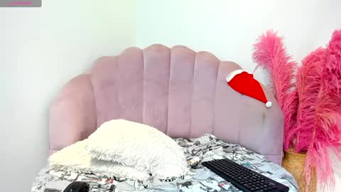 Snapshot of urlovex chatting on December 11, 4:18 am Love online show from December 11, 4:18 am