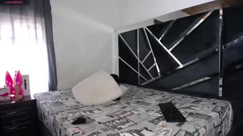 Snapshot of urlovex chatting on January 28, 5:35 pm Love online show from January 28, 5:35 pm