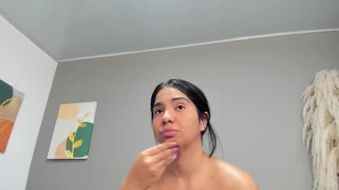 Snapshot of urlovex chatting on October 6, 12:52 am Love online show from October 6, 12:52 am