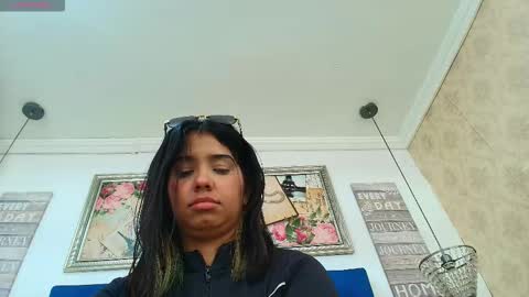 Snapshot of urlovex chatting on November 21, 3:54 pm Love online show from November 21, 3:54 pm