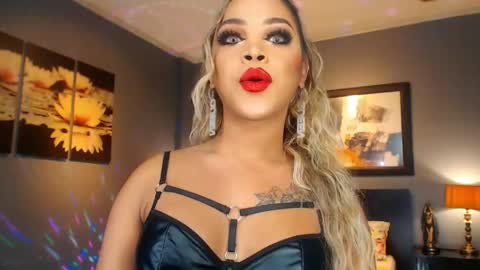 UrMajestyTyra online show from May 7, 11:54 pm