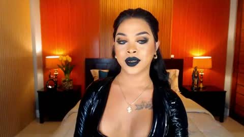 UrMajestyTyra online show from June 21, 12:35 am