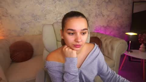 Snapshot of urmuseon chatting on November 18, 7:35 am MusaPleasure online show from November 18, 7:35 am