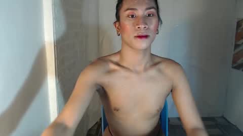 Snapshot of urnaughty_navea18 chatting on February 20, 2:07 am Navea online show from February 20, 2:07 am