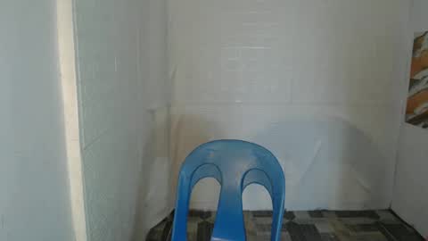 Snapshot of urnaughty_navea18 chatting on February 23, 4:39 am Navea online show from February 23, 4:39 am