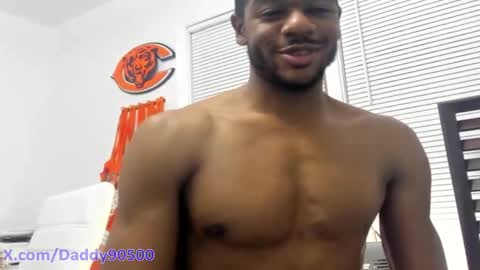 Snapshot of urnewdaddy90 chatting on December 3, 4:36 am Big Daddy online show from December 3, 4:36 am