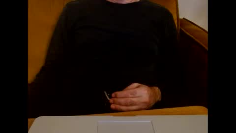 Snapshot of uropportunity chatting on November 11, 2:55 am Dutchsoftie online show from November 11, 2:55 am