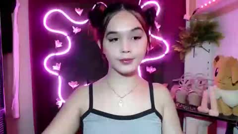 Snapshot of urpinay_pia chatting on November 3, 8:43 pm Pia online show from November 3, 8:43 pm