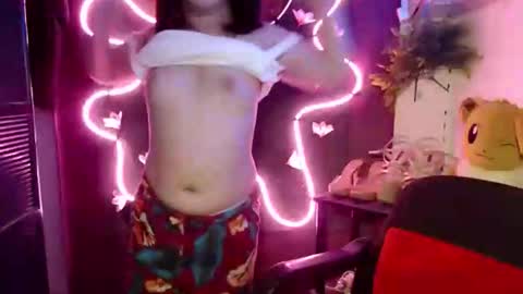 Snapshot of urpinay_pia chatting on November 13, 11:47 pm Pia online show from November 13, 11:47 pm