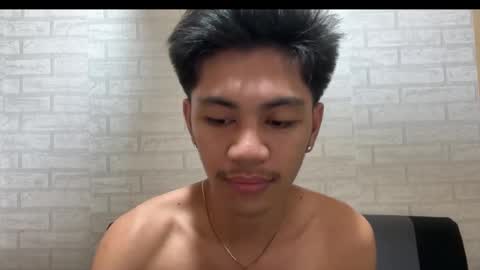 Snapshot of urpinoynaughty chatting on November 9, 4:27 pm urpinoynaughty online show from November 9, 4:27 pm