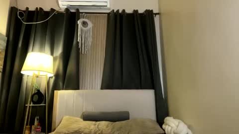 urpretty_girl online show from March 12, 10:10 am