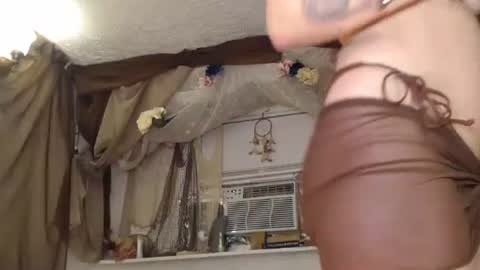 Snapshot of ursecretaddiction chatting on October 4, 2:53 am Maxi Mills . My Orgasm is in your hands Private is Open online show from October 4, 2:53 am