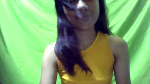 Snapshot of ursexydoll18 chatting on January 13, 1:45 am Darlyn room online show from January 13, 1:45 am