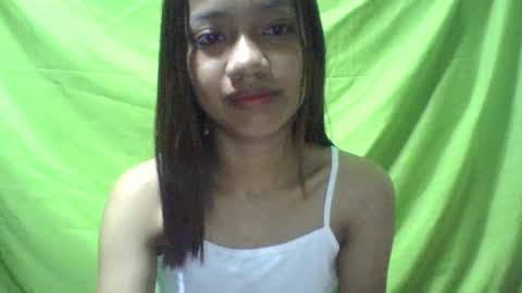 Snapshot of ursexydoll18 chatting on January 20, 11:43 pm Darlyn room online show from January 20, 11:43 pm