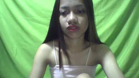 Snapshot of ursexydoll18 chatting on January 21, 7:15 am Darlyn room online show from January 21, 7:15 am