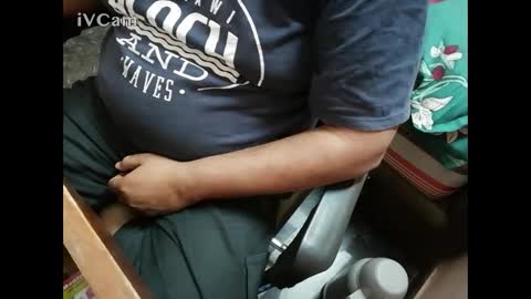 Snapshot of ursfriendmale chatting on February 16, 3:38 pm urs friend online show from February 16, 3:38 pm