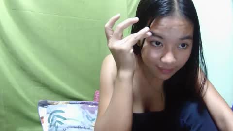 Snapshot of urskinnygirl4u18 chatting on March 9, 4:49 am Urskinnygirl4u18 - ROSE ROOM online show from March 9, 4:49 am