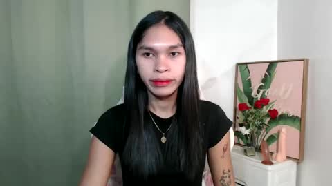ursweet_zeviixx online show from October 13, 8:25 am