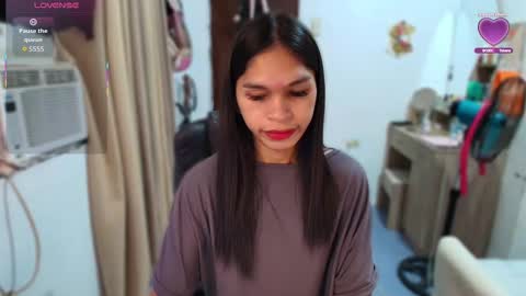 ursweet_zeviixx online show from December 14, 9:47 am